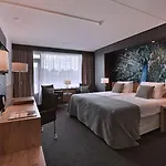 Hotel Der Valk 4*