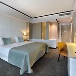 Otel Der Valk Tiel