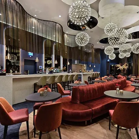 Der Valk Hotel 4*