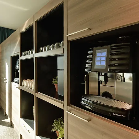 Der Valk Hotel 4*