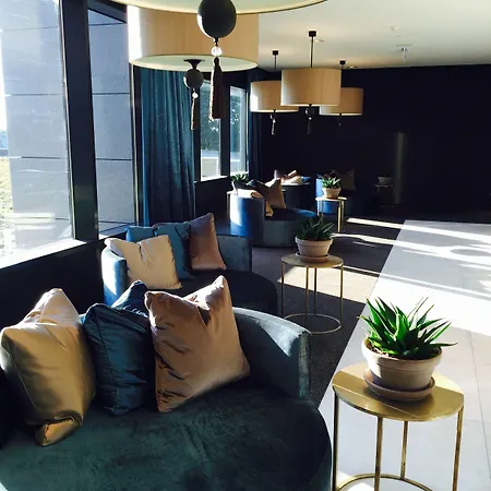 Der Valk Hotel 4*