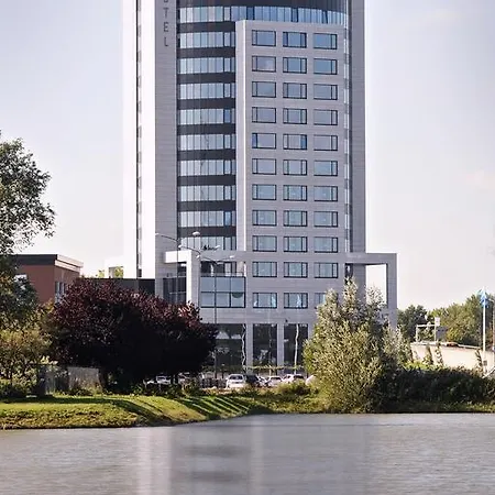 Der Valk Hotel 4*